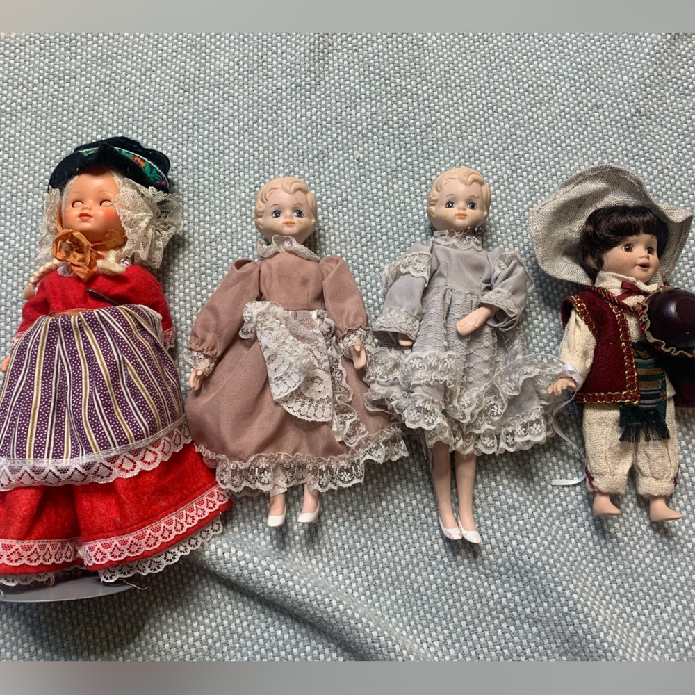 Set of (4) vintage dolls